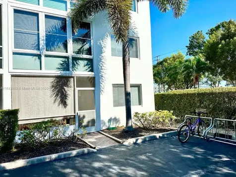 72 S 7 Naples FL 34102