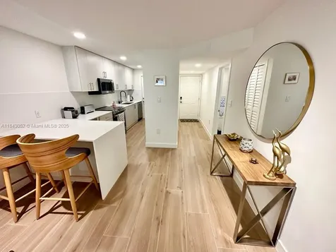 72 S 7 Naples FL 34102