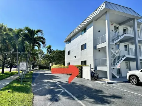 72 S 7 Naples FL 34102