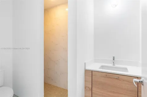 16385 Biscayne Boulevard North Miami Beach FL 33160