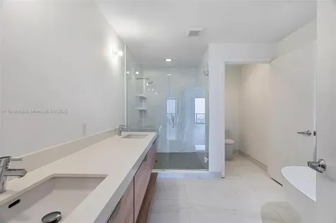 16385 Biscayne Boulevard North Miami Beach FL 33160