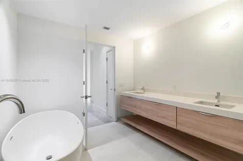 16385 Biscayne Boulevard North Miami Beach FL 33160