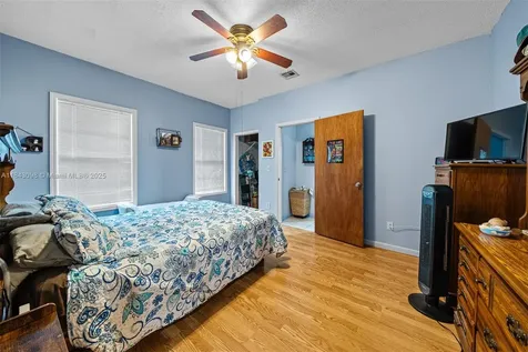 23 Allen Road West Park FL 33023