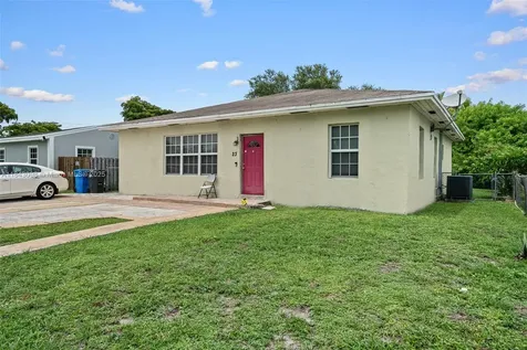 23 Allen Road West Park FL 33023