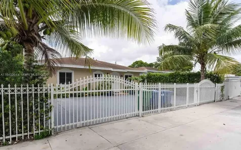 2970 NW 51st Street Miami FL 33142