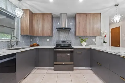 1912 SW 97th Terrace Miramar FL 33025