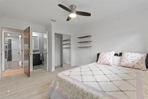 1912 SW 97th Terrace Miramar FL 33025