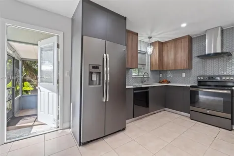1912 SW 97th Terrace Miramar FL 33025