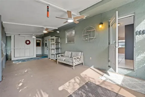 1912 SW 97th Terrace Miramar FL 33025
