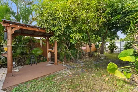 1912 SW 97th Terrace Miramar FL 33025