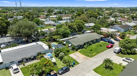 1912 SW 97th Terrace Miramar FL 33025