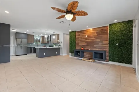 1912 SW 97th Terrace Miramar FL 33025