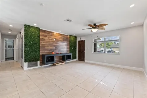 1912 SW 97th Terrace Miramar FL 33025