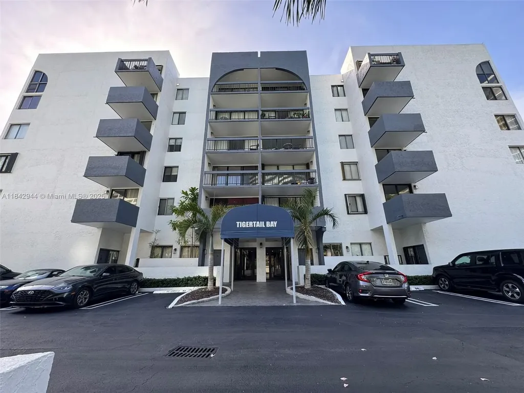 2715 Tigertail Avenue Miami FL 33133