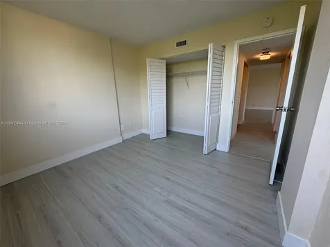 2715 Tigertail Avenue Miami FL 33133