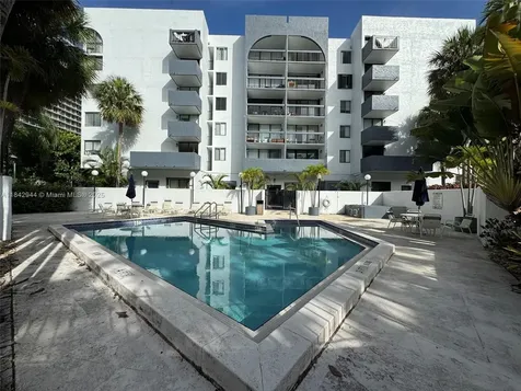 2715 Tigertail Avenue Miami FL 33133