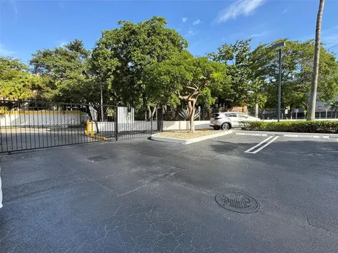 2715 Tigertail Avenue Miami FL 33133