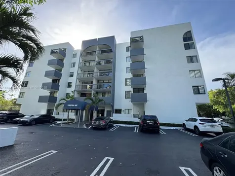 2715 Tigertail Avenue Miami FL 33133