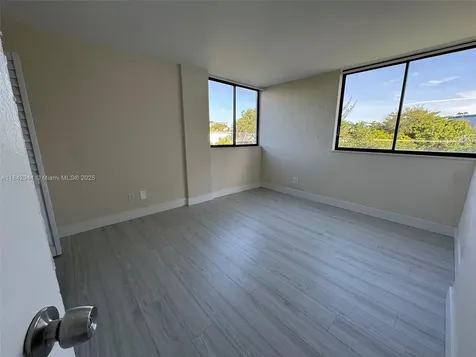 2715 Tigertail Avenue Miami FL 33133