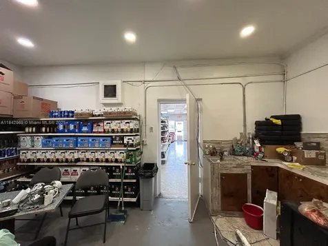 622 E 9th Street Hialeah FL 33010