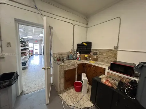 622 E 9th Street Hialeah FL 33010