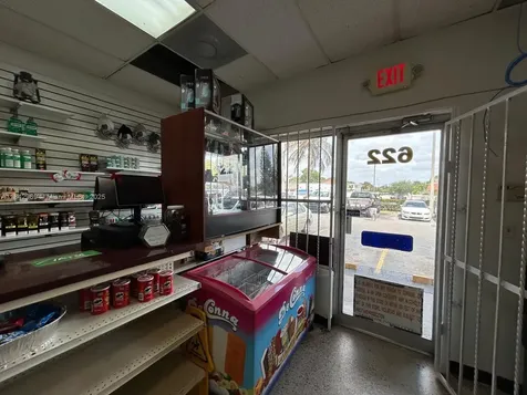 622 E 9th Street Hialeah FL 33010
