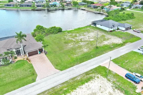 401 NW 24th Terrace Cape Coral FL 33993