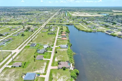 401 NW 24th Terrace Cape Coral FL 33993