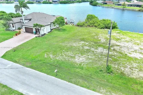 401 NW 24th Terrace Cape Coral FL 33993