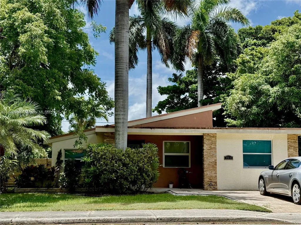 960 NE 82nd Street Miami FL 33138