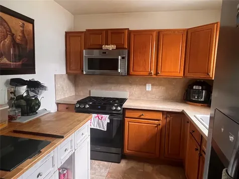 6540 Eaton Street Hollywood FL 33024