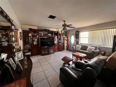 6540 Eaton Street Hollywood FL 33024