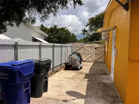 6540 Eaton Street Hollywood FL 33024