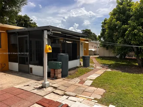 6540 Eaton Street Hollywood FL 33024