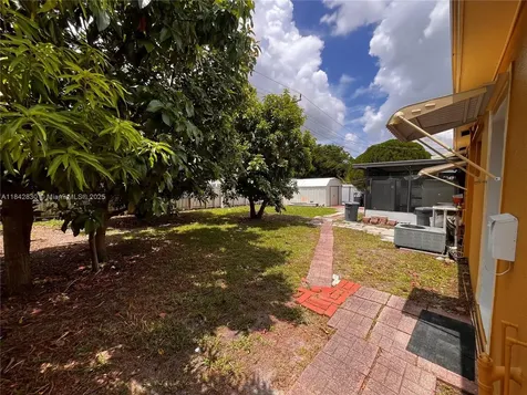 6540 Eaton Street Hollywood FL 33024
