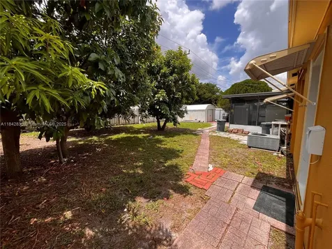 6540 Eaton Street Hollywood FL 33024
