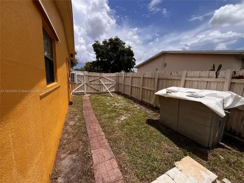 6540 Eaton Street Hollywood FL 33024