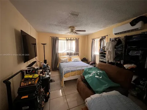 6540 Eaton Street Hollywood FL 33024