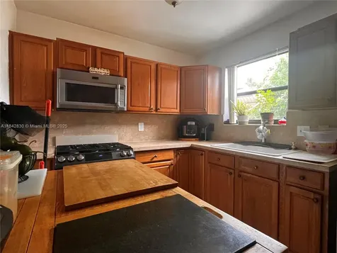 6540 Eaton Street Hollywood FL 33024