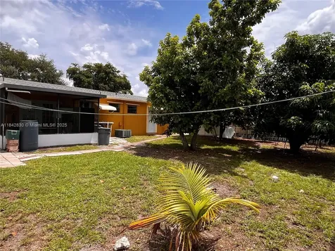 6540 Eaton Street Hollywood FL 33024
