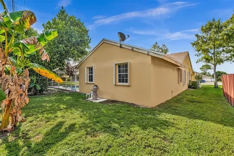 104 Oxford Court Royal Palm Beach FL 33411