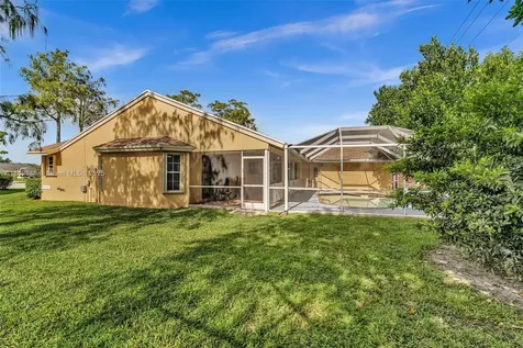 104 Oxford Court Royal Palm Beach FL 33411