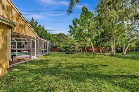 104 Oxford Court Royal Palm Beach FL 33411