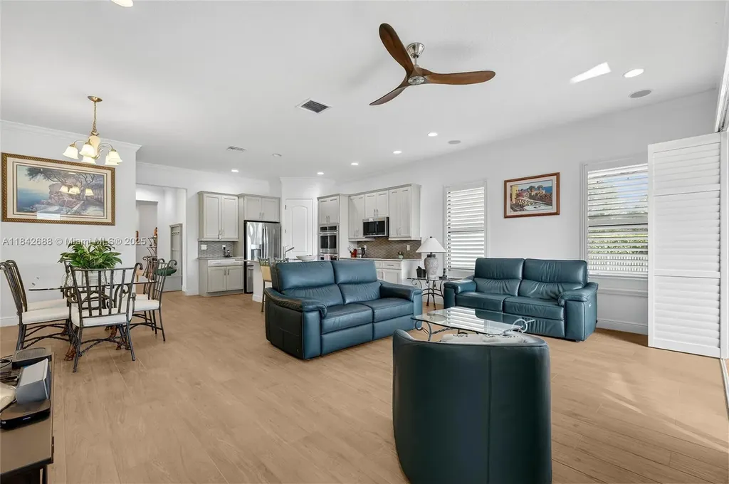 3925 NW 89th Way Coral Springs FL 33065