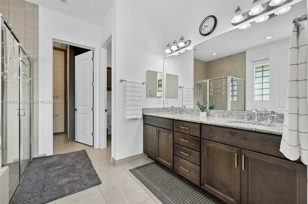 3925 NW 89th Way Coral Springs FL 33065