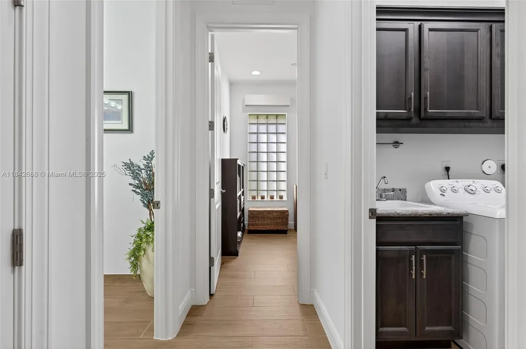 3925 NW 89th Way Coral Springs FL 33065