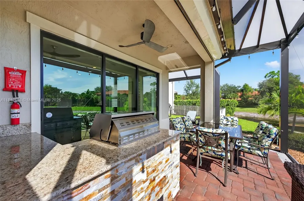 3925 NW 89th Way Coral Springs FL 33065