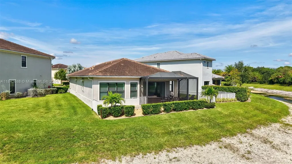 3925 NW 89th Way Coral Springs FL 33065