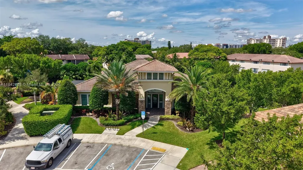 3925 NW 89th Way Coral Springs FL 33065