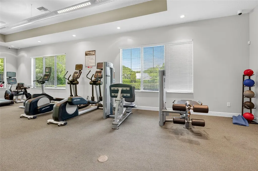 3925 NW 89th Way Coral Springs FL 33065